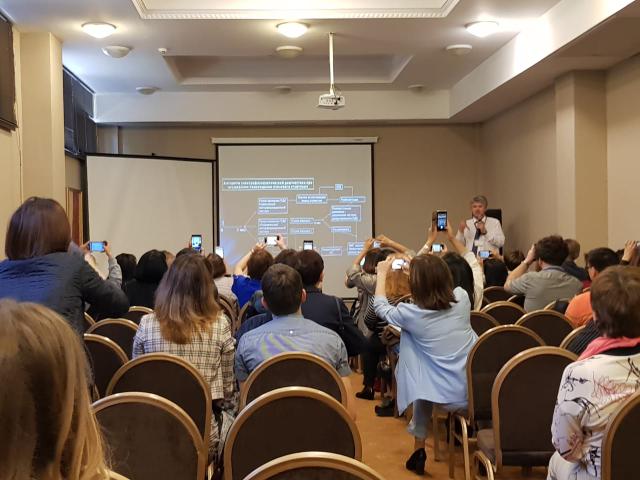 Врач невролог, нейрофизиолог, д.м.н. профессор Дружинин Дмитрий Сергеевич